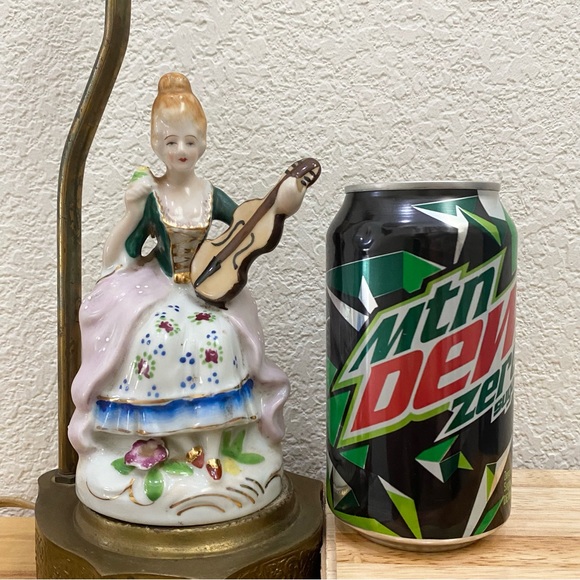 Antique Victorian Lady with Violin Porcelain Decorative Table Lamp - Picture 2 of 16